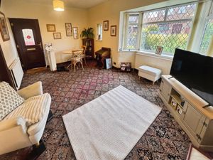 Lounge- click for photo gallery